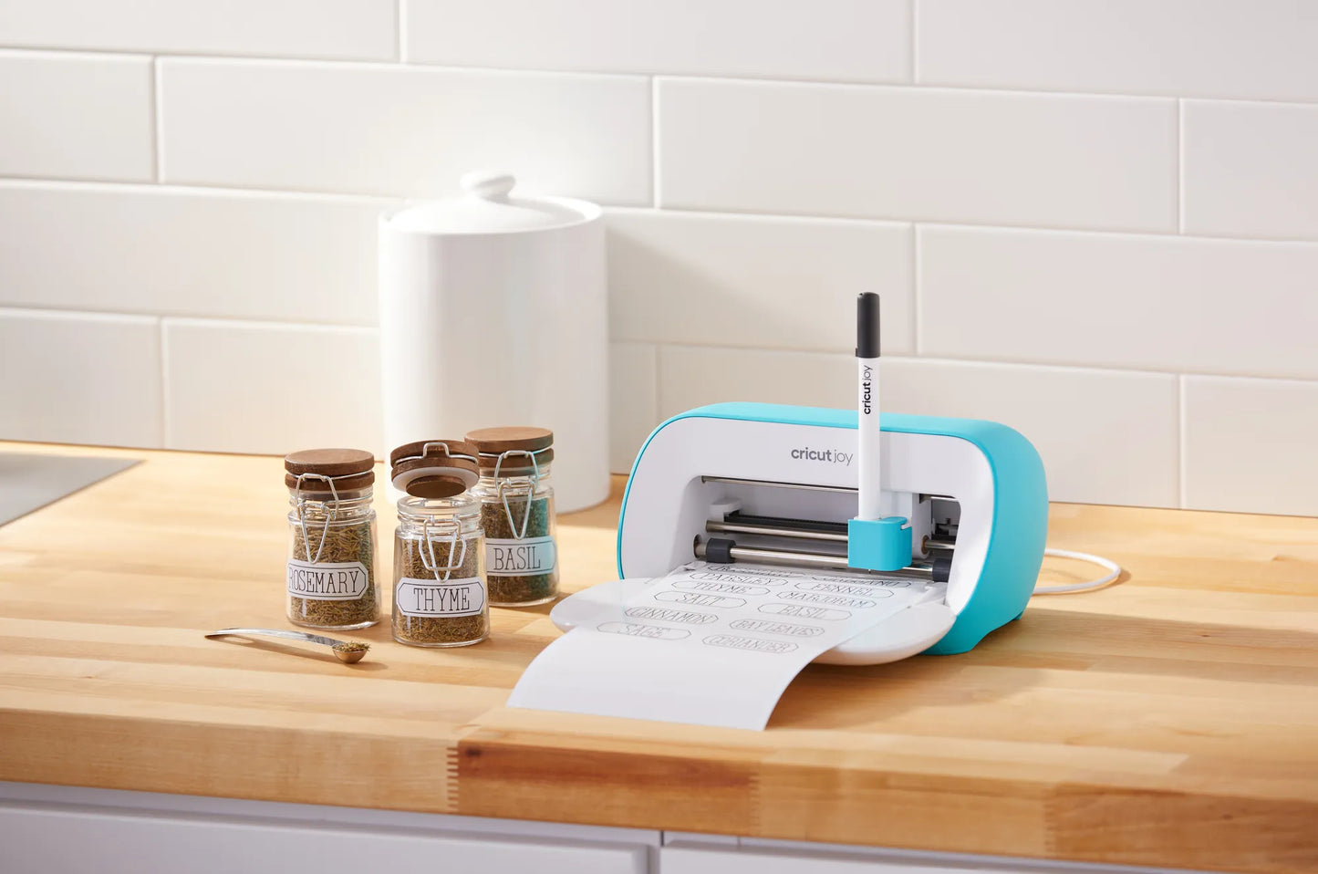 2007992 - Cricut Joy; Up to 13.9cm material width; Up to 609cm Material length; 2 tool usage; BT; Windows and Mac; Design Space