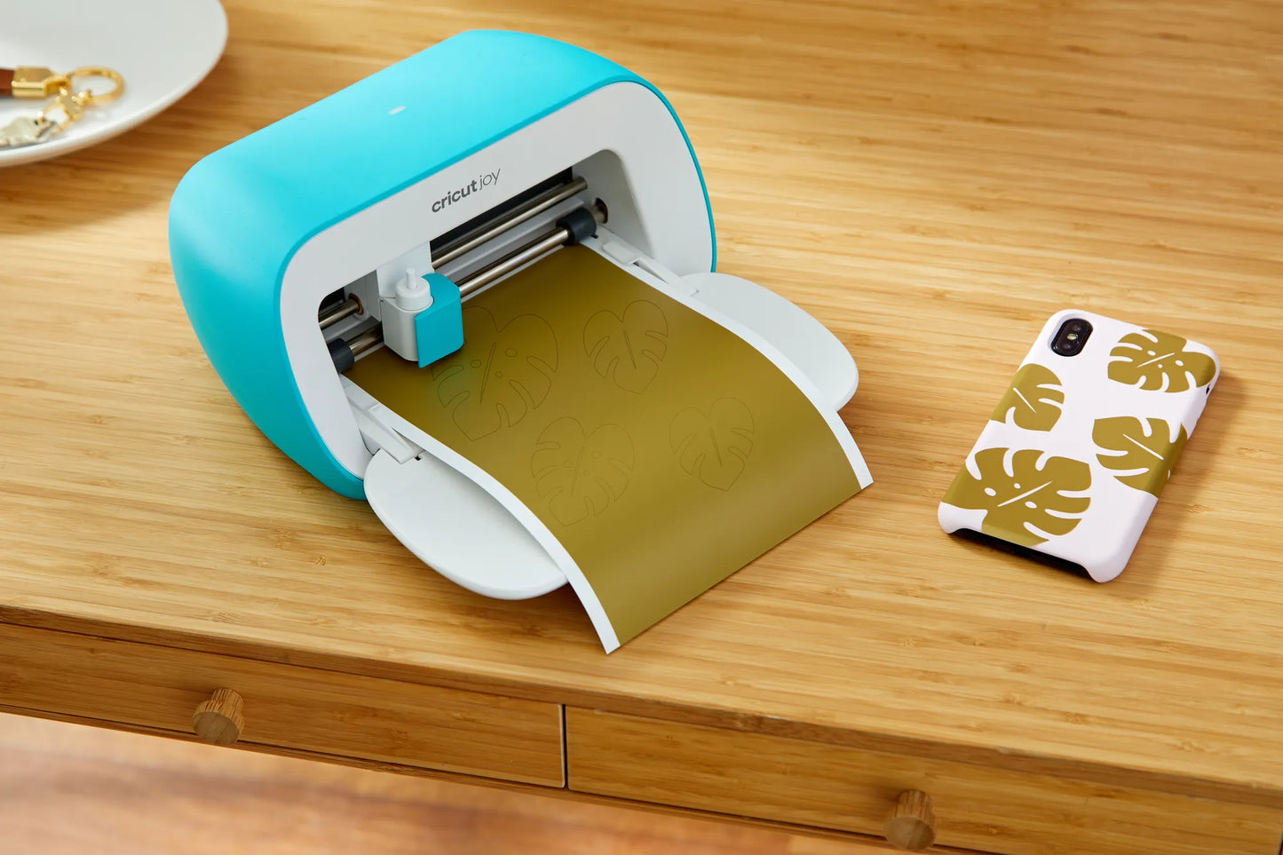 2007992 - Cricut Joy; Up to 13.9cm material width; Up to 609cm Material length; 2 tool usage; BT; Windows and Mac; Design Space