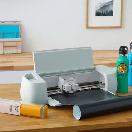 2008338 - Cricut Explore 3; Cuts 100+ materials; Cuts 3.6m in one go; Bluetooth & Wifi; Supports Smart Material