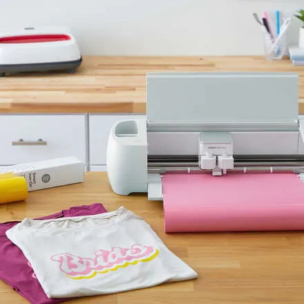 2008338 - Cricut Explore 3; Cuts 100+ materials; Cuts 3.6m in one go; Bluetooth & Wifi; Supports Smart Material