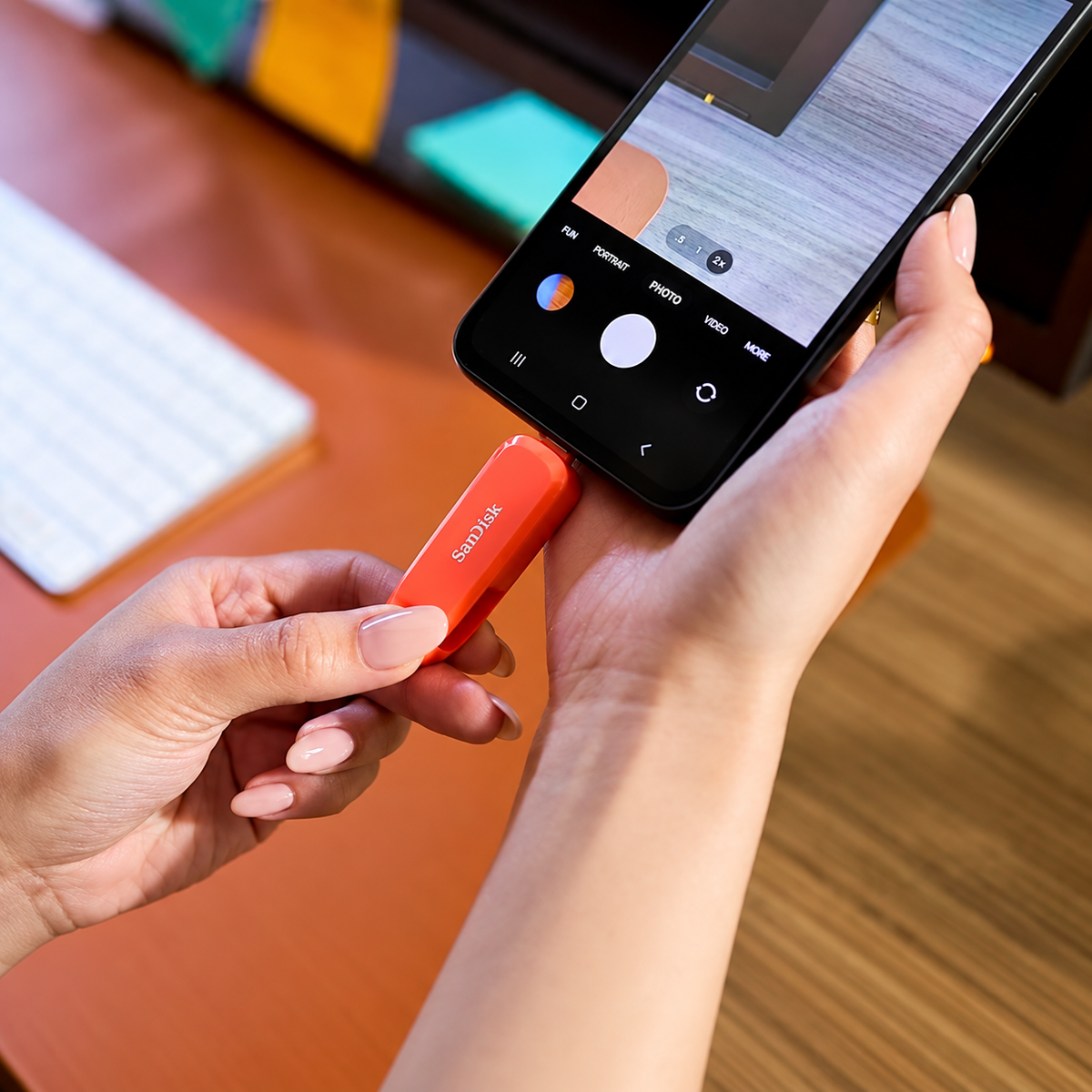 SanDisk Phone Drive 256GB USB-C & USB-A Flash Drive - Nasturium Orange