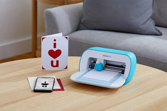 2007992 - Cricut Joy; Up to 13.9cm material width; Up to 609cm Material length; 2 tool usage; BT; Windows and Mac; Design Space