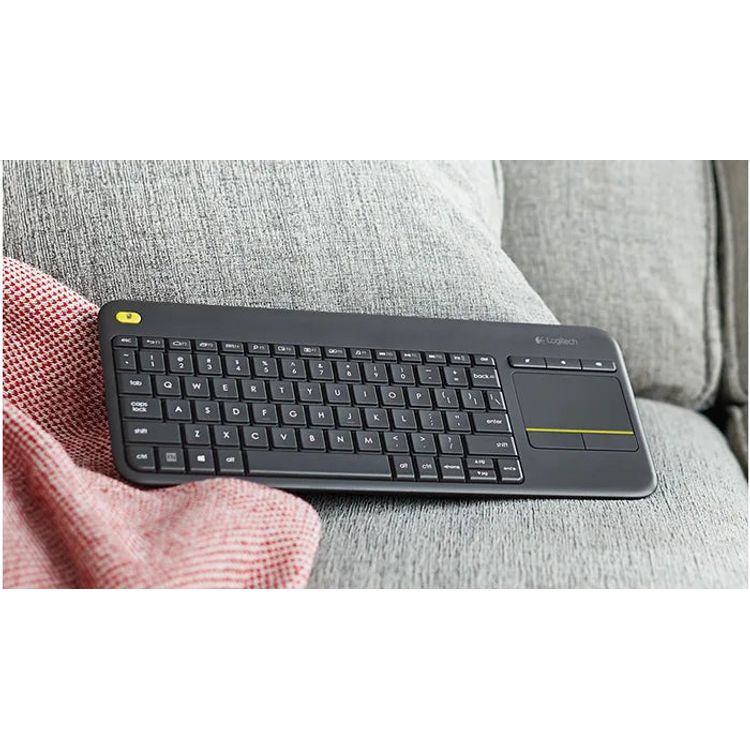 Logitech K400 Plus integrated touchpad detail 920-007145