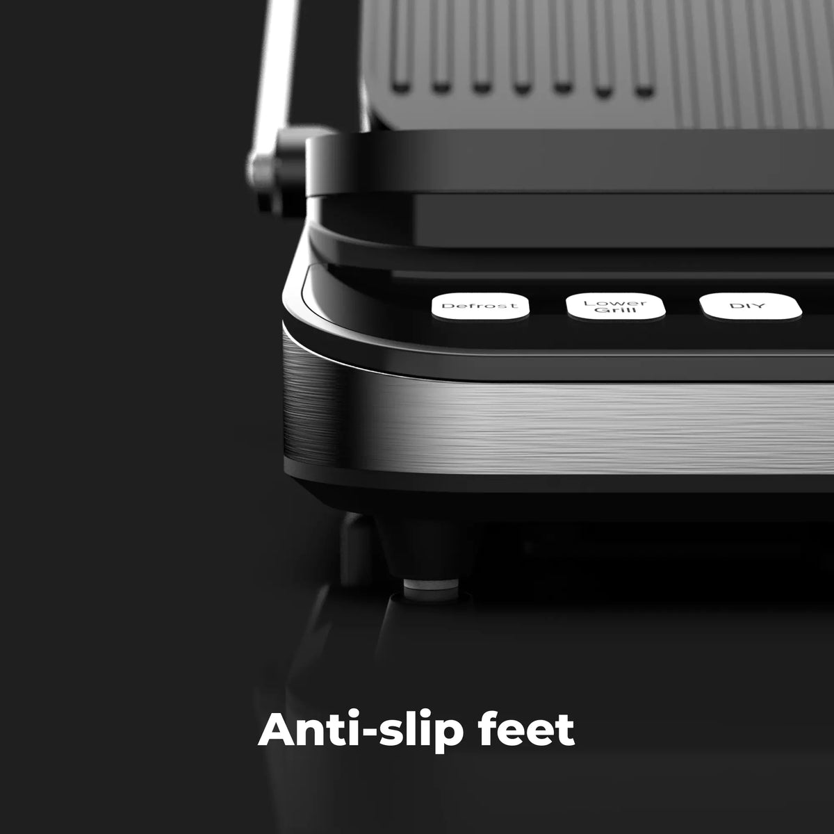 Close up view of the anti-slip feet of the Aeno EG5 on a dark background