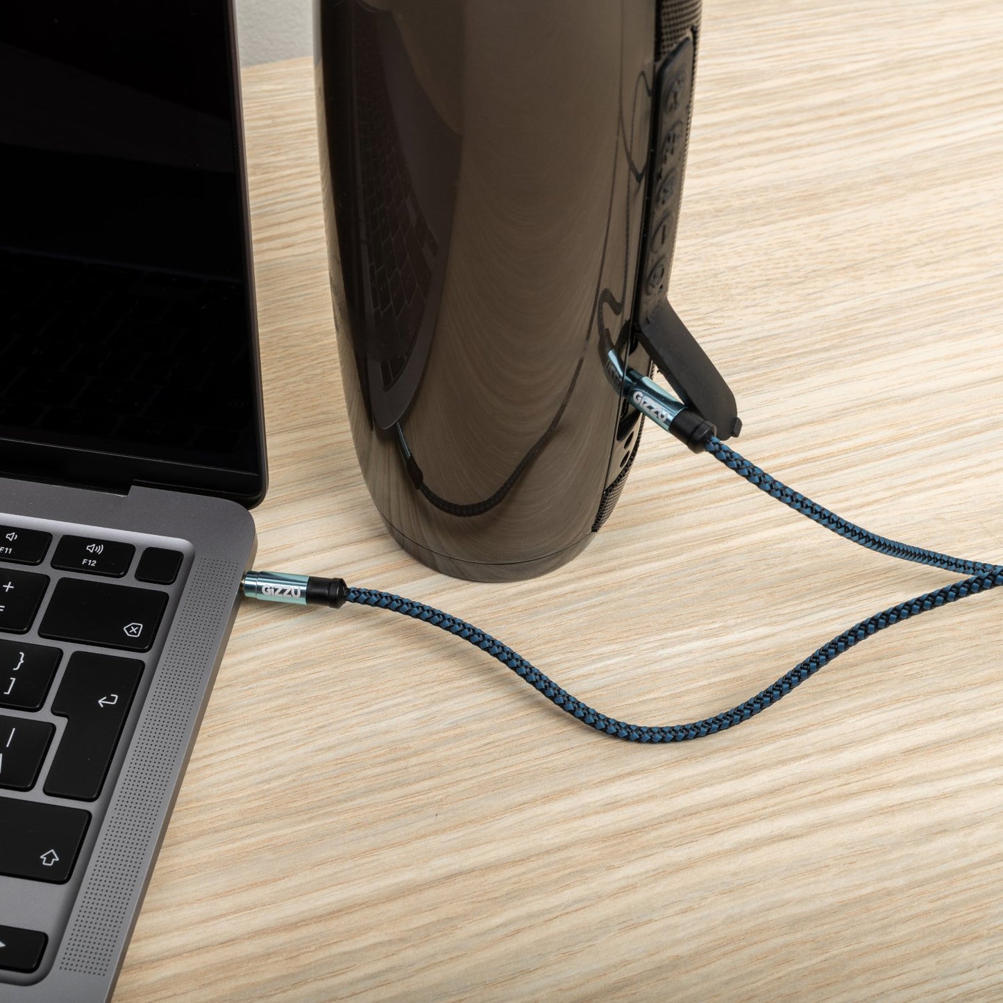 Gizzu 3.5mm AUX Cable 1.5m - Black/Blue