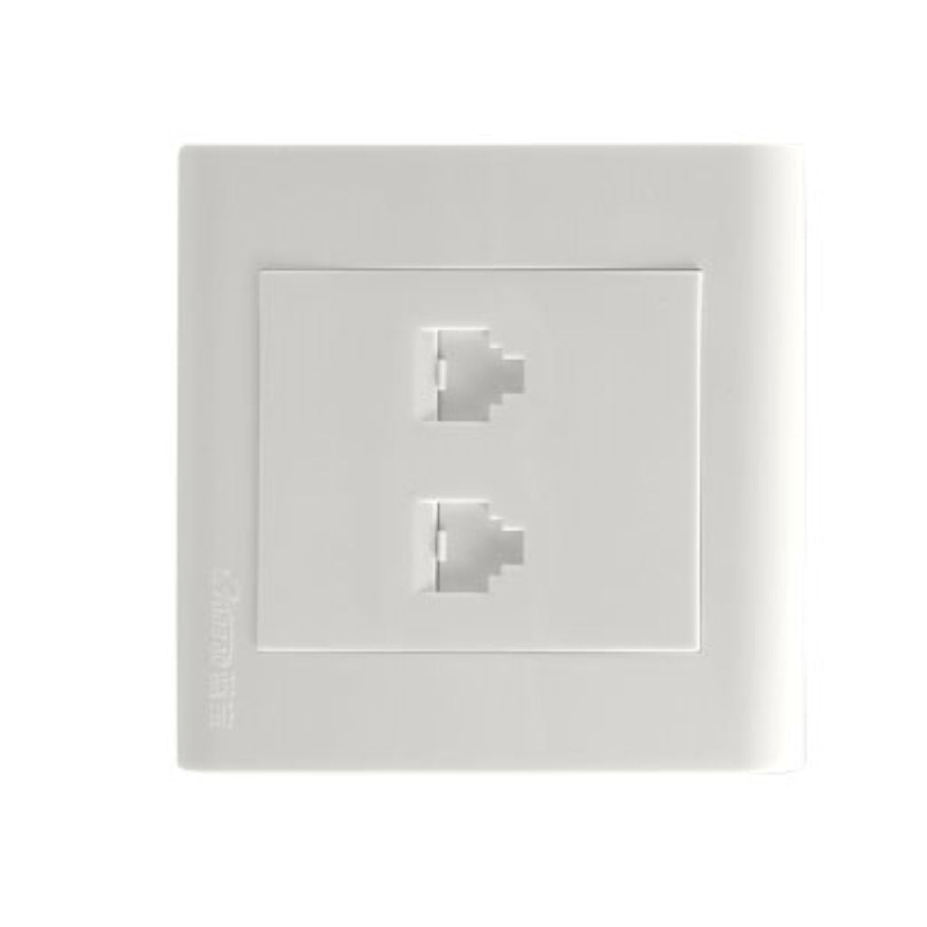 M-Link NET014 faceplate installed on wall