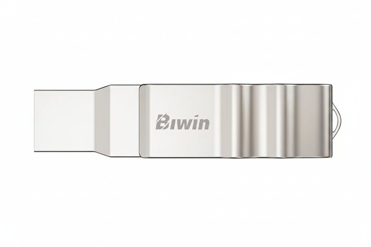 Close-up of the Biwin UD150 128GB flash drive showing the USB-C and USB-A connectors.

