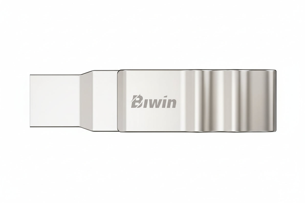 Close-up of the Biwin UD150 256GB flash drive showing the USB-C and USB-A connectors.

